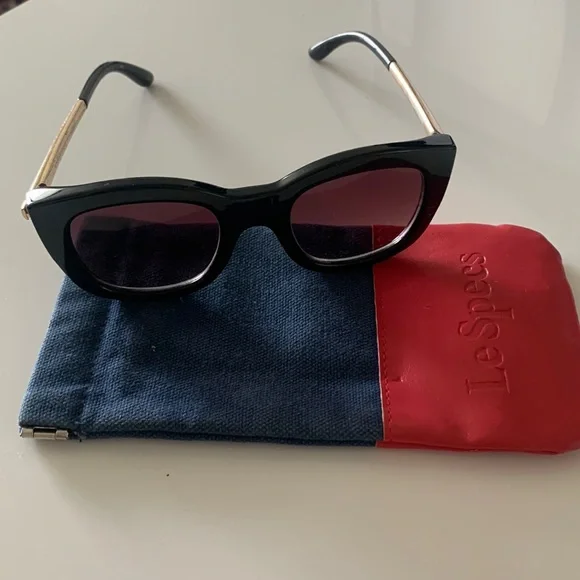 Le Specs | Accessories | Lespecs Sunglasses With Case | Poshmark display picture 2